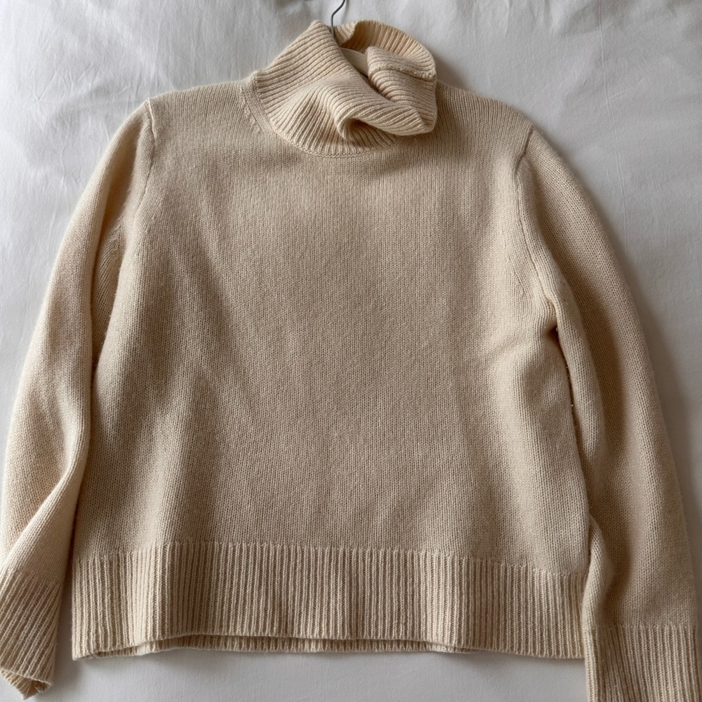 Aritzia Wilfred Cashmere Sweater - Cream- Small